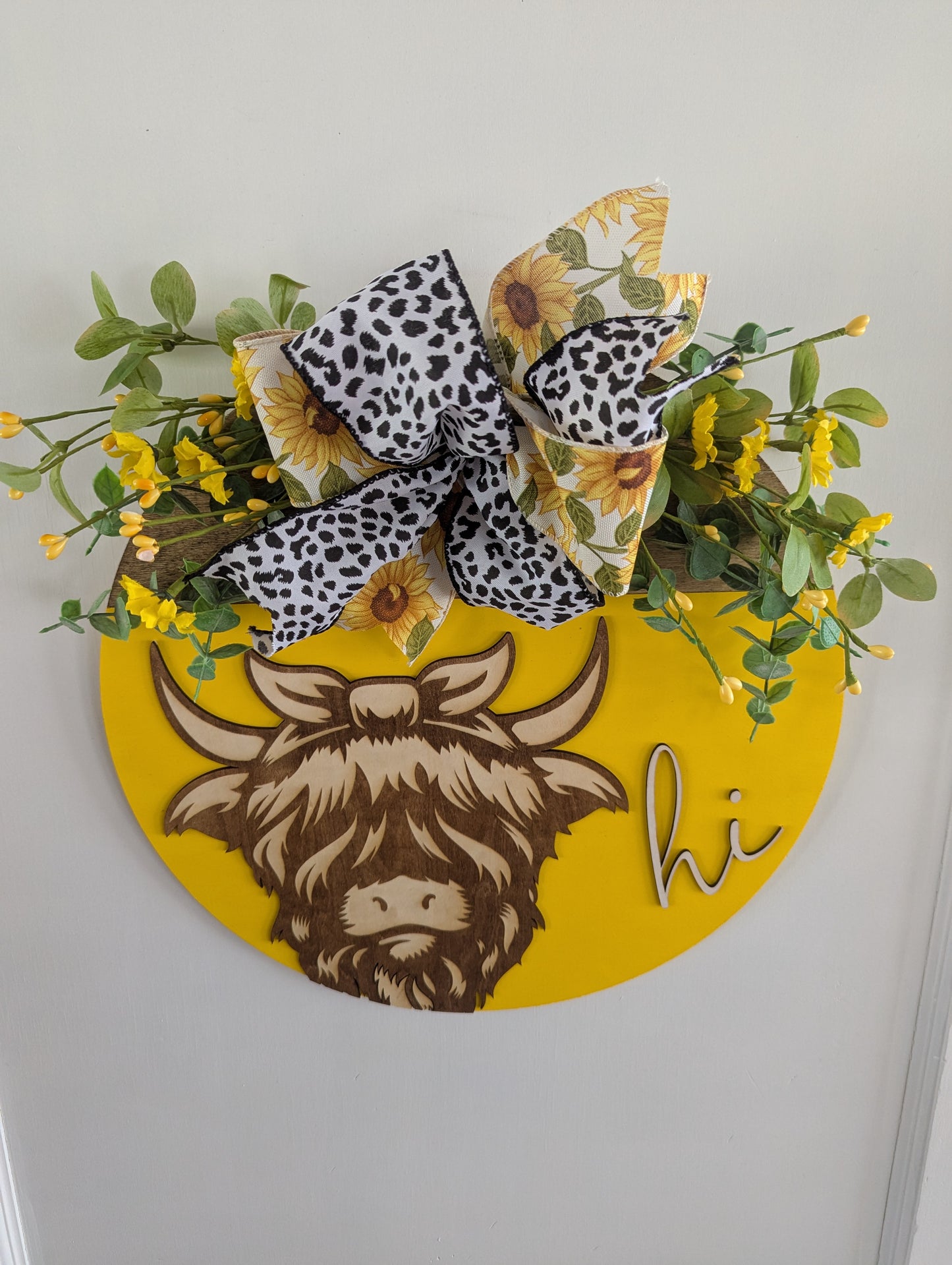 Highland Cow Welcome Sign – Rustic Farmhouse Door Hanger